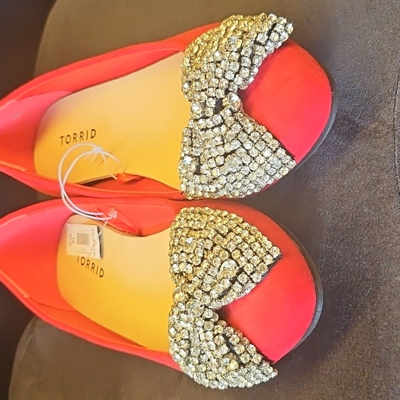 Torrid Women's Red Flats with Rhinestone Bow Size 10 - Picture 3 of 7